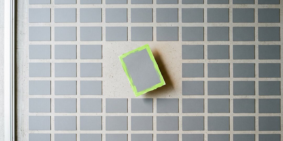 Ilustración sobre la IA y los design systems genéricos frente al diseño con alma